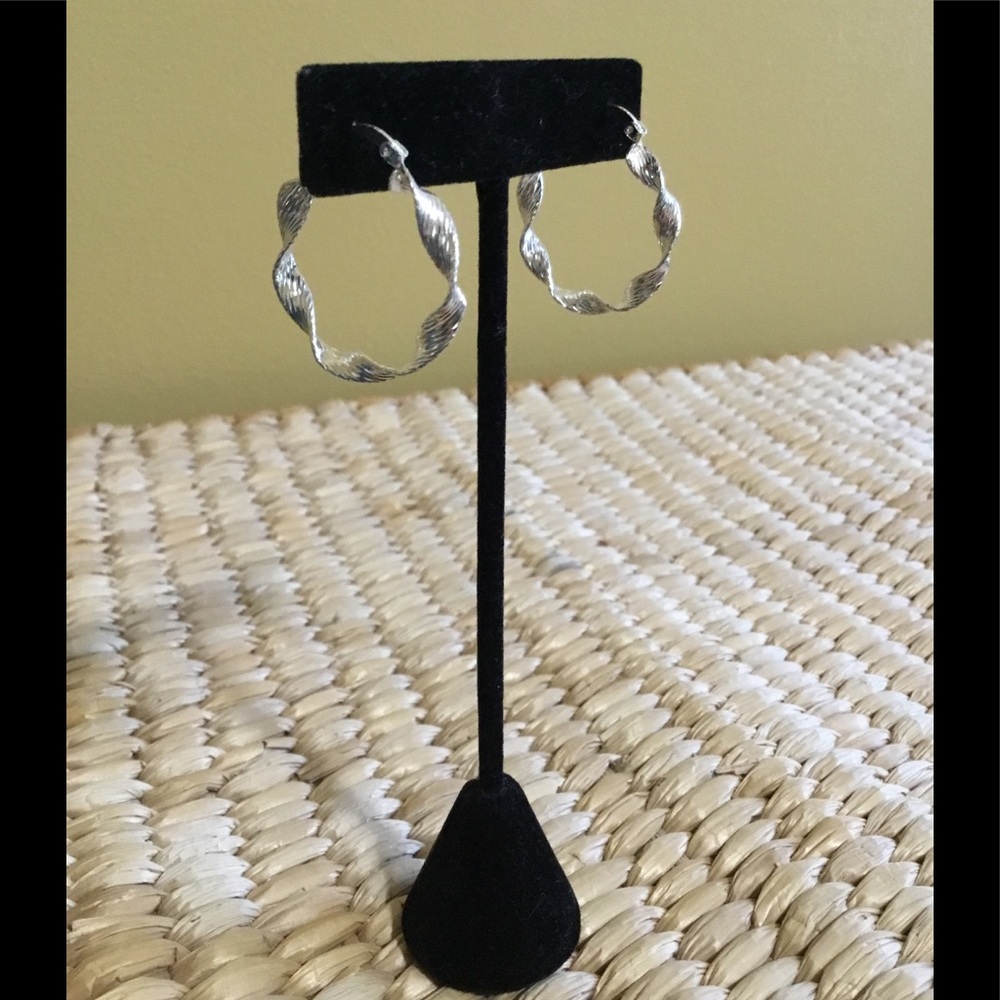 NEW Silver earrings - Picture 1 of 1